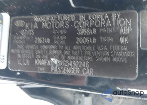 2016 Kia Forte Ex z USA, uszkodzony, nr VIN KNAFX5A8XG5492246